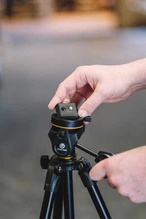 Trípode de aluminio Vesta 203AP con rótula PH-23 