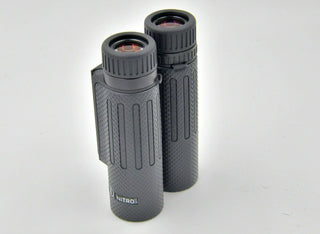 Prismáticos Bushnell Nitro 10x25