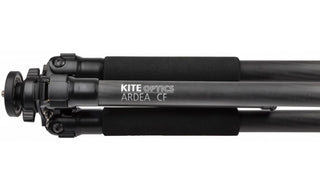 Trípode kite optics ardea CF con rótula Manfrotto MVH500AH 